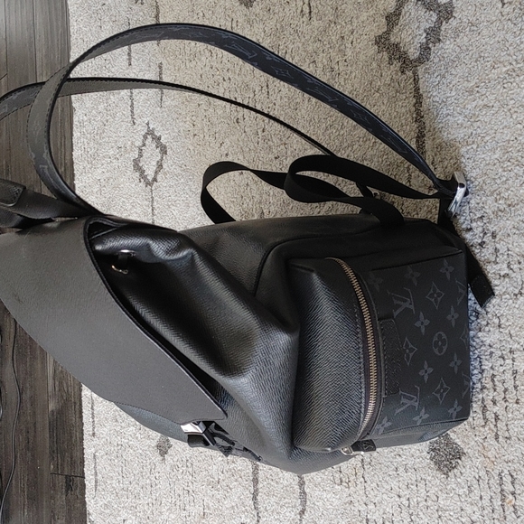 Louis Vuitton Backpack - Picture 4 of 4